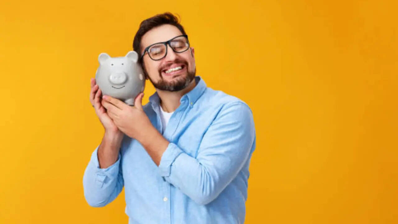 People with financial stability are happier, says psychology |