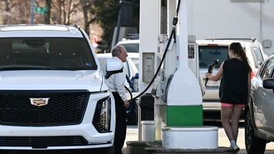 Trump Calls for Probe Into U.S. Gasoline Prices After Oil Falls