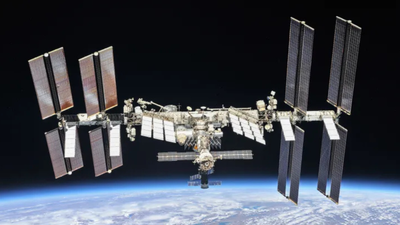 Nasa orders ISS astronauts to prepare for evacuation amid worsening air leak