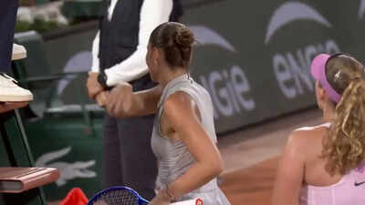 No handshake in French Open! Marta Kostyuk-Mirra Andreeva semi-final sparks controversy - Watch | Tennis News