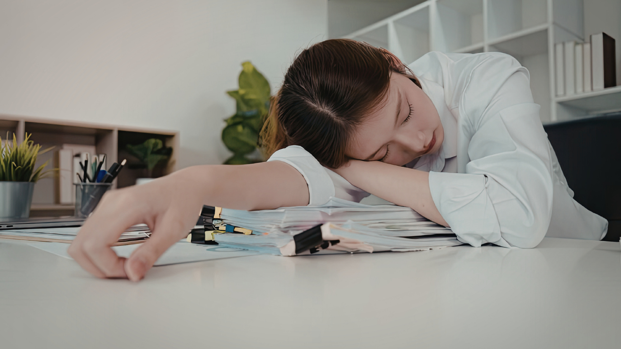 Why your energy suddenly crashes every afternoon, and what your body may be trying to tell you