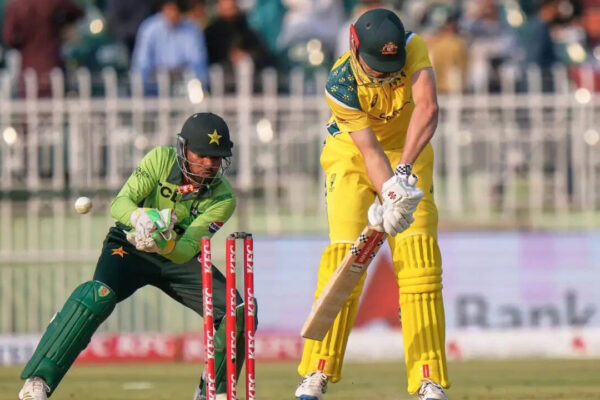 Australia 10/1 in 1.2 Overs | PAK vs AUS Live Score, 2nd ODI: Australia eye big total after being put in to bat