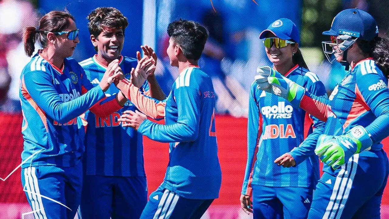 India Women 3/0 in 0.3 Overs | India Women vs England Women Live Score, 3rd T20I
