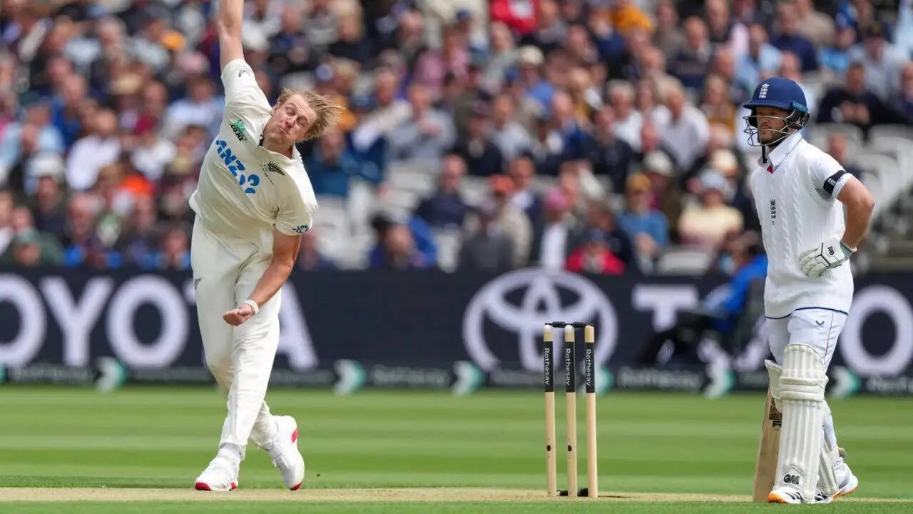 England 24/1 in 10.0 Overs | ENG vs NZ Live Score, 1st Test 2026: Emilio Gay departs cheaply on debut