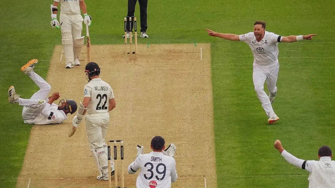 New Zealand 61/6 in 19.2 Overs | ENG vs NZ, 1st Test Day 2 Live: England eye first innings lead after Ollie Robinson's dream return rocks New Zealand