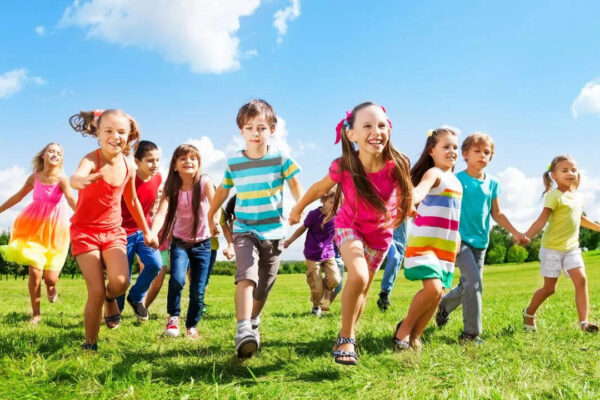 10 fun and budget-friendly summer activities for kids aged 8–12