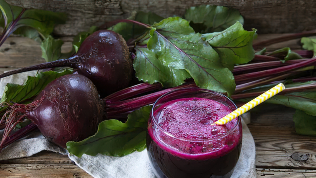 7 proven advantages of eating beetroot daily, and who should consider not eating it
