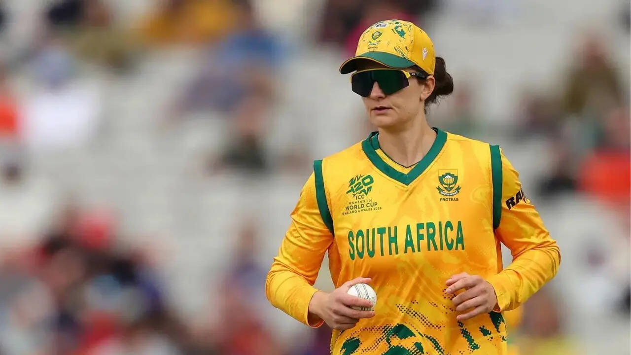 South Africa Women 30/0 in 3.2 Overs