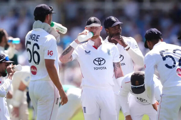 New Zealand 418/7 in 108.0 Overs