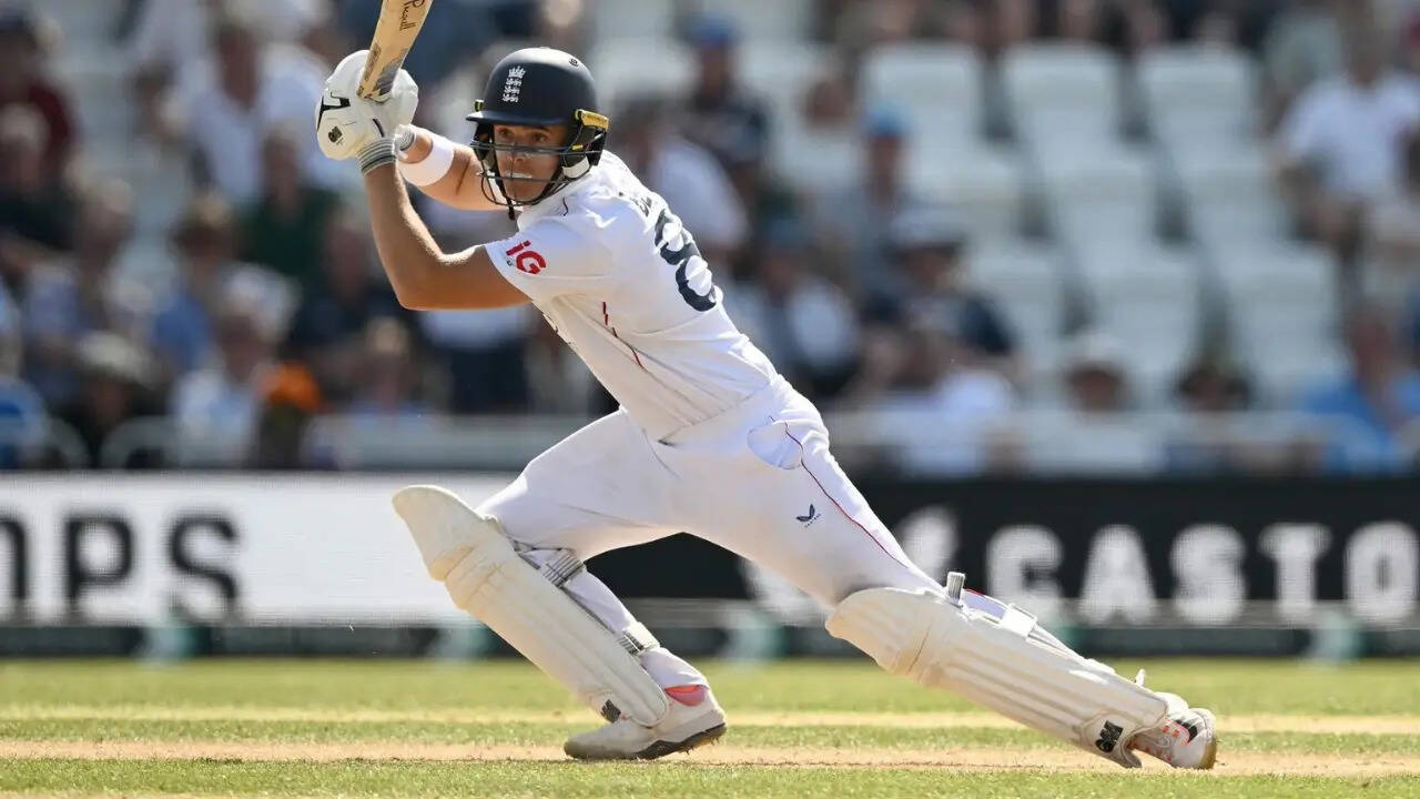 England 234/5 in 51.0 Overs