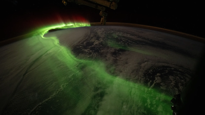 NASA astronaut captures stunning southern lights ‘dancing like snakes’ across Earth from space |