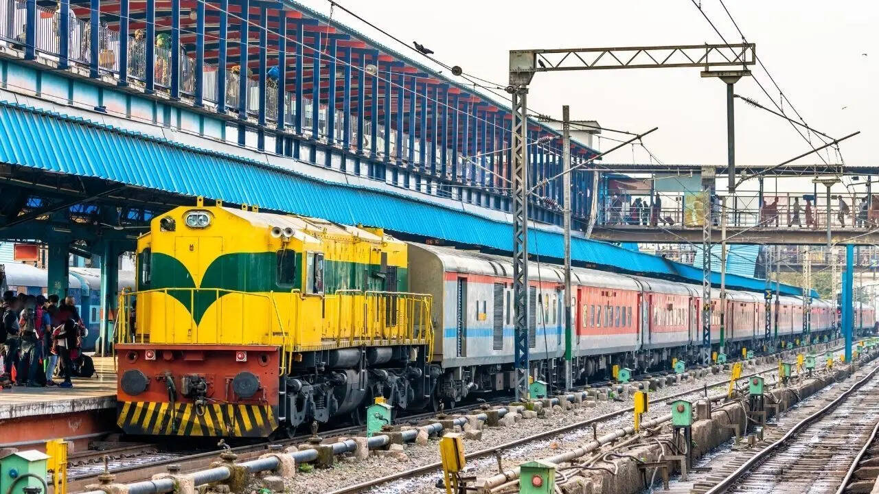 If walls could talk: “Established in 1926, the New Delhi railway station has a Guinness book record and untold stories” |