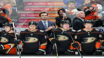 Toronto Maple Leafs NHL coaching search takes another turn with familiar face entering discussions | NHL News