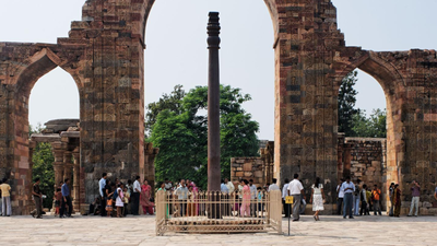 This magnificent Iron Pillar at Qutb Minar has remained rust-free for 1,600 years: Here's why |
