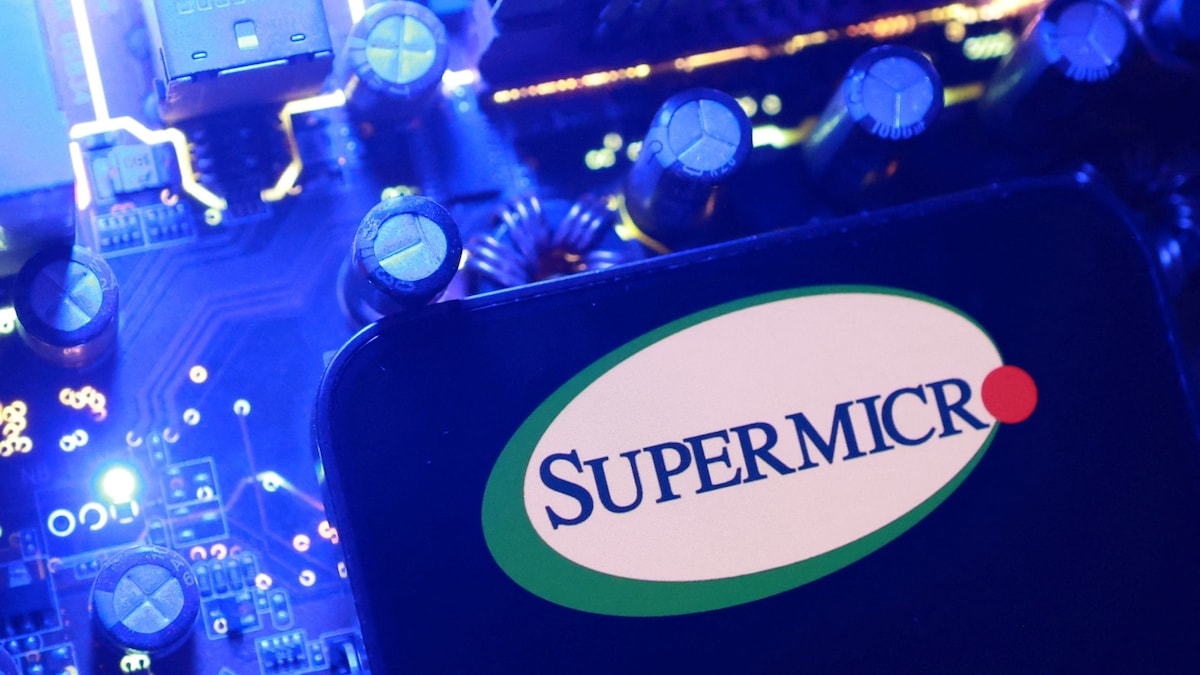 Taiwan raids Super Micro in widening China chip smuggling probe