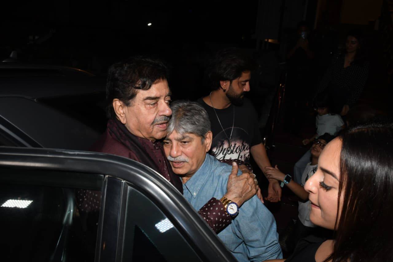 Sonakshi Sinha and Zaheer Iqbal enjoy family dinner with Shatrughan Sinha, Poonam Sinha and Iqbal Ratansi | Hindi Movie News