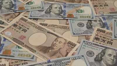 Japanese Yen hits four-decade low against US dollar - why the currency is depreciating