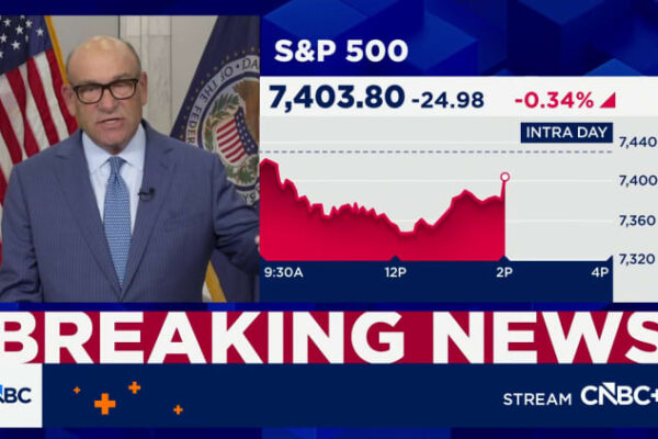 Divided Fed holds interest rates steady