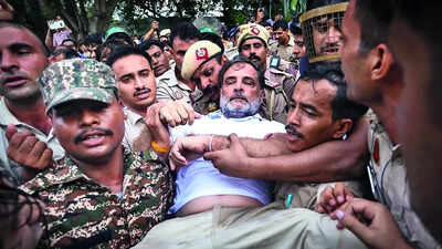 CJP back at Jantar Mantar, cops break Congress protest at PM house | India News