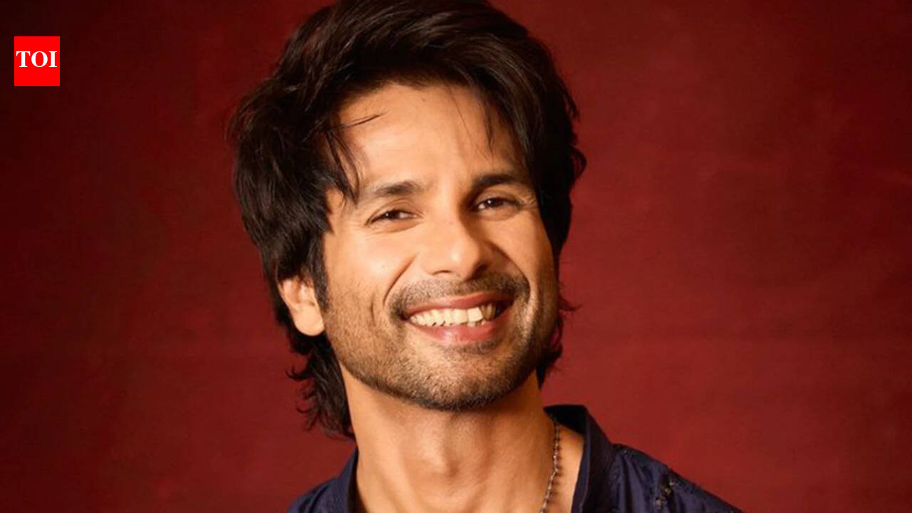 Shahid Kapoor insisted on air purifiers during Delhi schedule of 'Cocktail 2' amid poor AQI, crew member claims: 'Would just take off the mask before the shot' | Hindi Movie News