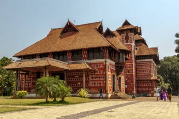 Royal house name ideas with Indian roots that exude heritage and grandeur |