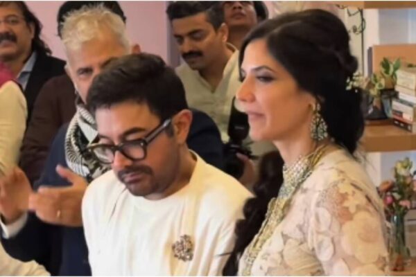 Amir Khan: Inside video: Aamir Khan and Gauri Spratt share kiss while dancing at wedding | Hindi Movie News