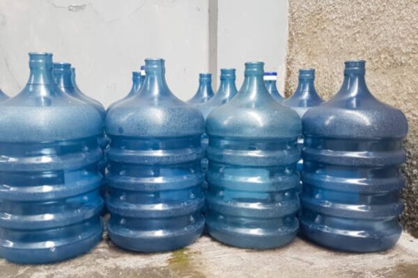 Gut-wrecking E. coli contamination in water bottles: Vomiting and diarrhoea outbreak reported in an Indian village; safety tips to follow when buying 20-litre drinking water cans