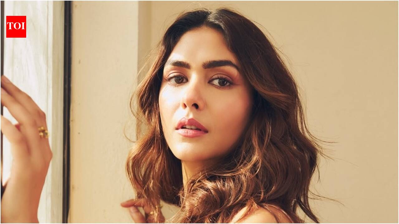 Inside Mrunal Thakur’s Mumbai house: Tour the stunning 'jodi' flat with high-rise balcony, Kashmiri carpets and minimalist mandir | Hindi Movie News
