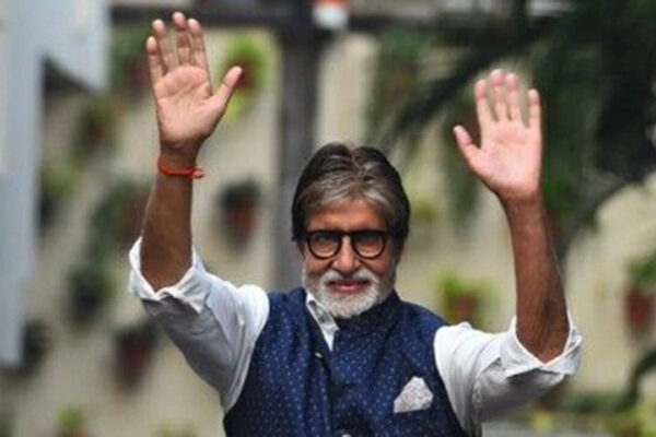 Amitabh Bachchan: Amid Mumbai floods, Amitabh Bachchan thanks fans for turning up outside Jalsa: 'So deeply moving for me' | Hindi Movie News
