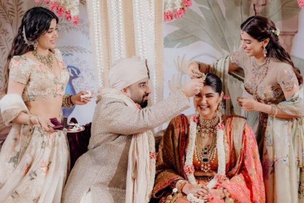 First wedding pictures! Anshula Kapoor marries longtime beau Rohan Thakkar; Janhvi Kapoor and Khushi Kapoor help their 'jiju' apply sindoor | Hindi Movie News