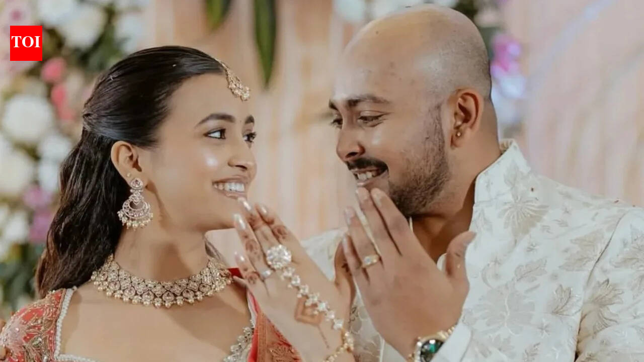 Akriti Agarwal ends BREAK UP RUMOURS with Prithvi Shaw: 'We are still engaged and happy together' |