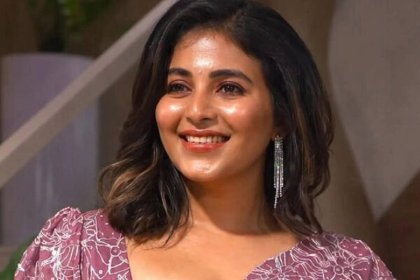 When 'Magudam' actress Anjali tied rakhi to school classmate who kept proposing to her: 'Not your brother, I am Kannan' | Tamil Movie News