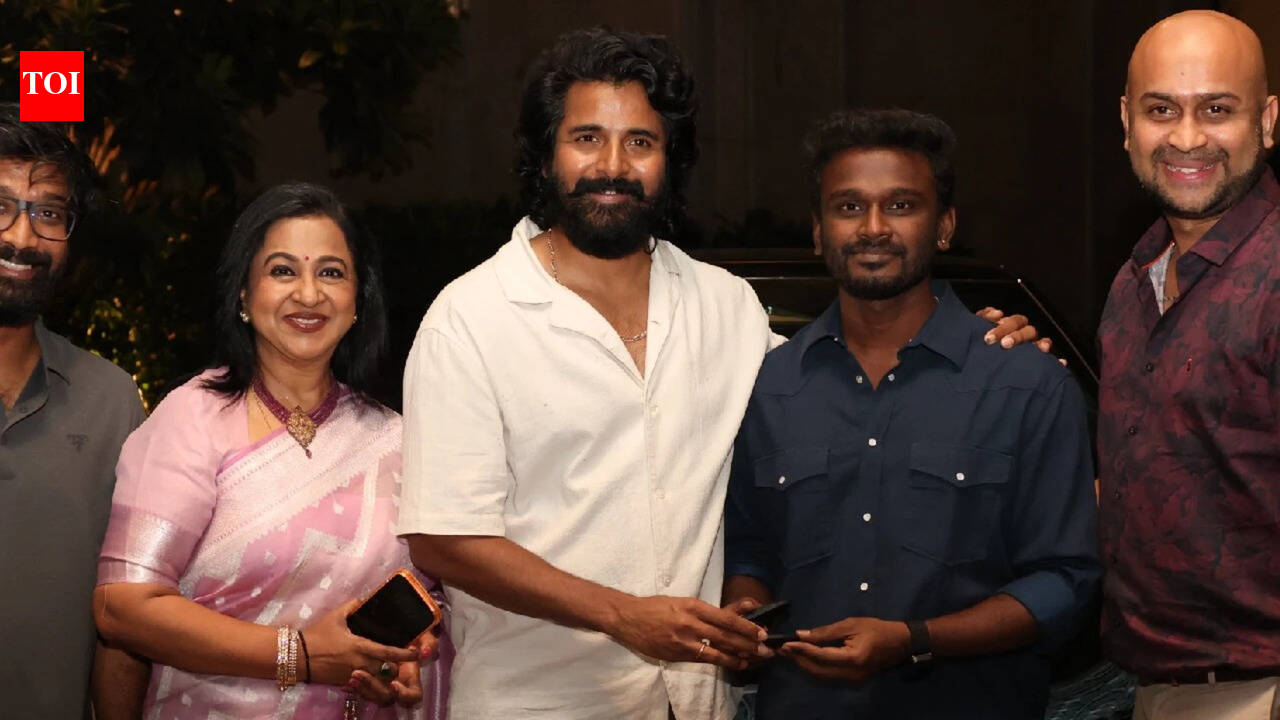 Sivakarthikeyan gifts luxury electric SUV to 'Thaai Kizhavi' director Sivakumar Murugesan after Rs 100 crore success |