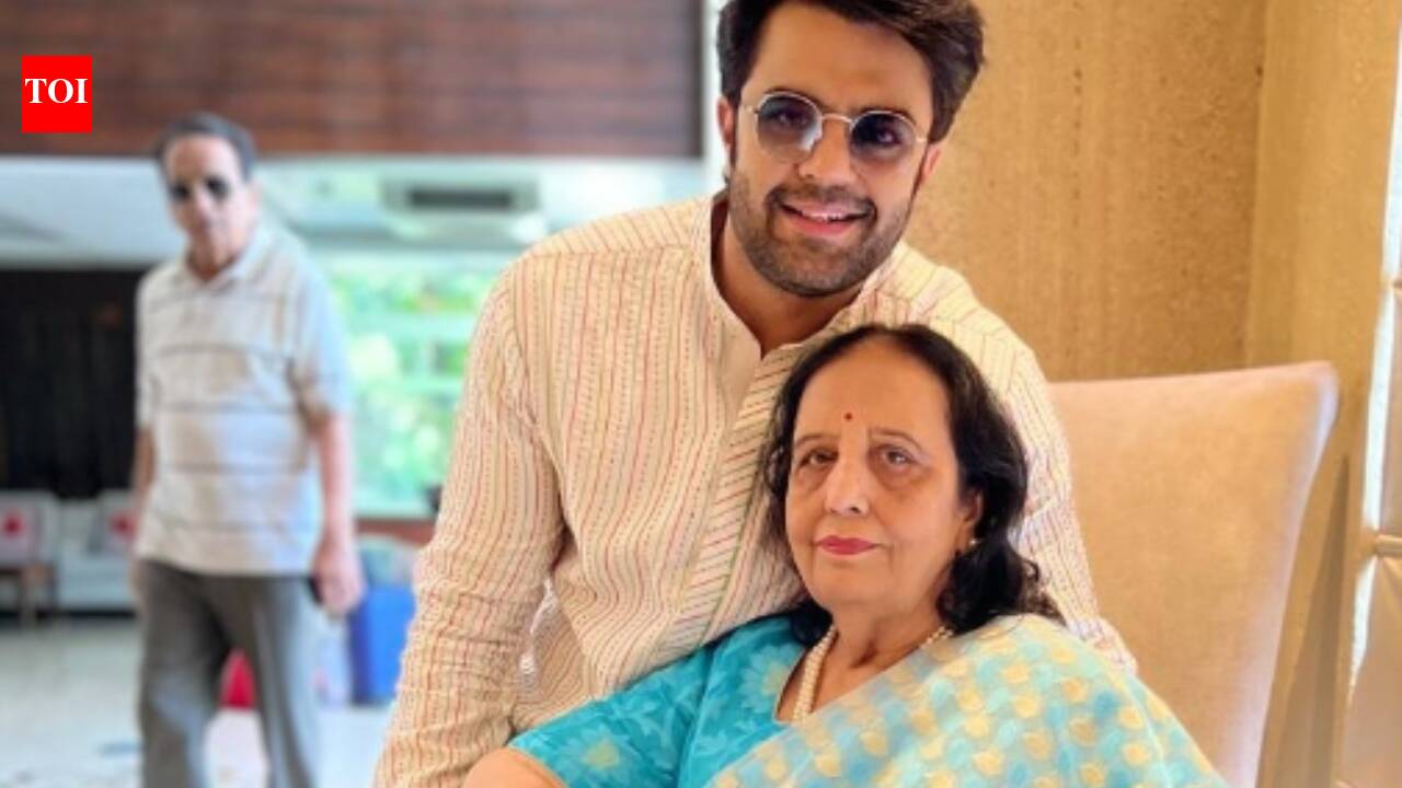 Urmil Paul Death News: Anchor, 'Jug Jugg Jeeyo' actor Maniesh Paul's mother passes away at 77, team confirms with a statement: 'We request you to please pray' | Hindi Movie News