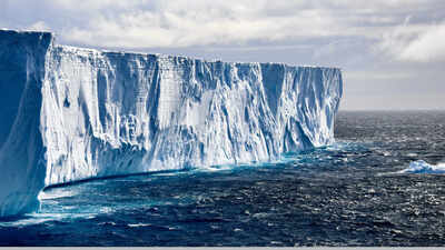 Antarctic: Scientists find nanoplastics in Antarctic soil for the first time, including tyre-wear particles, raising concerns that tiny plastic pollution can travel through the atmosphere to Earth's most remote places
