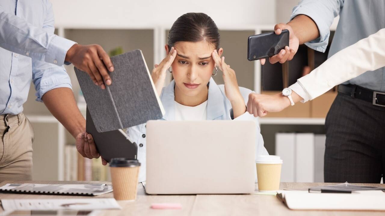 Toxic Work Culture: Candidate loses her job after asking details on working hours and offer letter; netizens bash the firm for toxic behaviour |