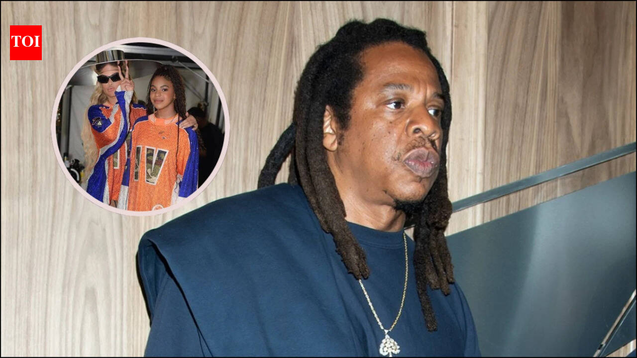 Jay Z Concert: Beyoncé and Blue Ivy join Jay Z on stage for surprise performance: Sings ‘Can’t Knock the Hustle’ and ‘Feelin It’ with his family | English Movie News
