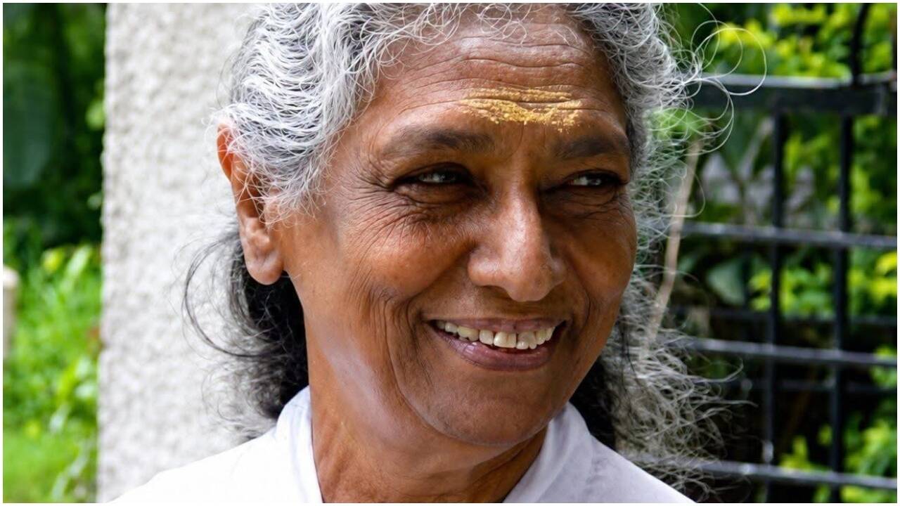 S. Janaki Death: S. Janaki once survived a life-threatening medical emergency thanks to a Malayali taxi driver; THROWBACK | Malayalam Movie News