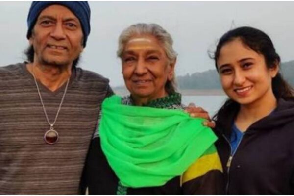 S. Janaki's granddaughter remembers veteran singer as 'A loving grandmother'; Requests privacy | Tamil Movie News
