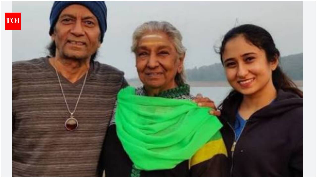 S. Janaki's granddaughter remembers veteran singer as 'A loving grandmother'; Requests privacy | Tamil Movie News