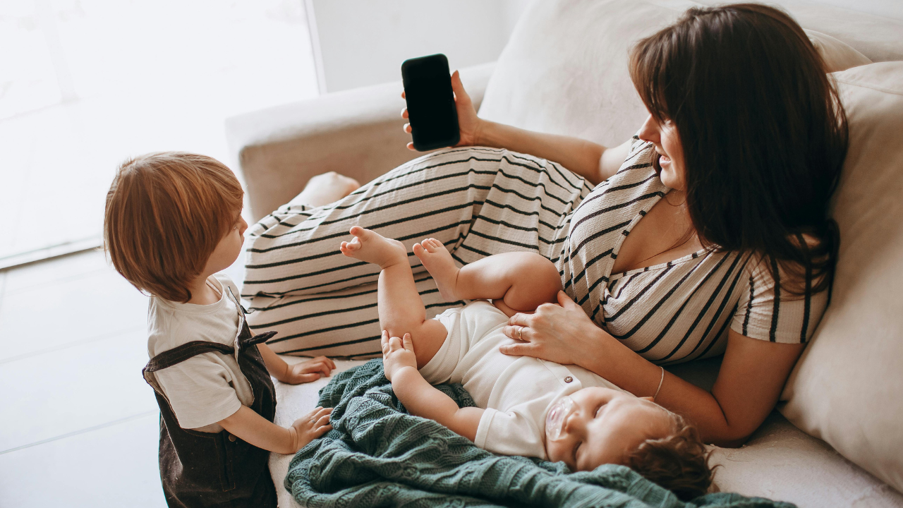 Parental Phone Habits: Psychology says it's not just a child's screen time but also a parent's phone habits that affect their behaviour