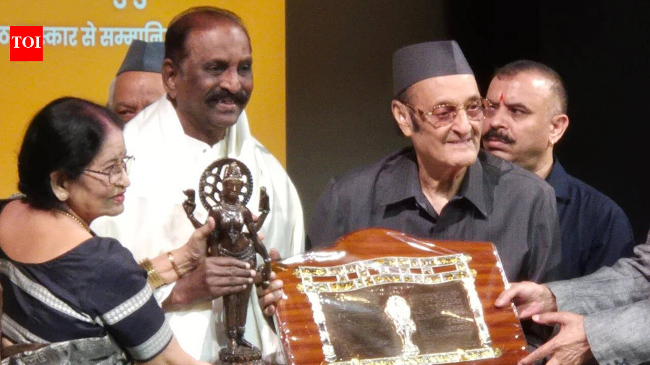 Vairamuthu: 'An award for every Tamil home': Poet and lyricist Vairamuthu dedicates prestigious 60th Jnanpith Award to the Tamil community | Tamil Movie News