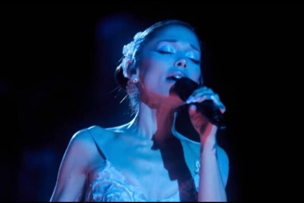 Ariana Grande overcomes technical glitch at Brooklyn concert amid romantic verse change for Ricky Alvarez: 'Did you hear any of that?' |