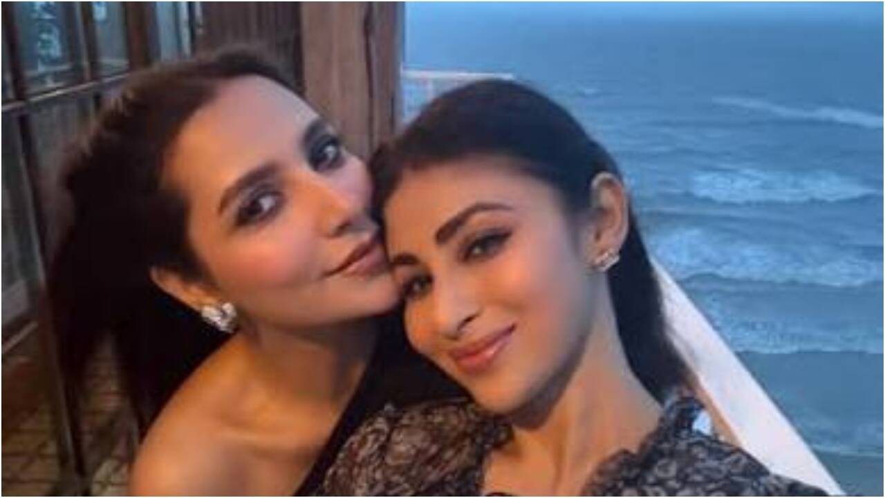 'Asked her to come, she booked in 10 minutes': Mouni Roy pens emotional note for Subhashree Ganguly for rushing to her side after paparazzi row; fans ask, 'are you okay?' | Hindi Movie News
