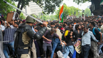 Tear gas fired, protesters lathicharged: Videos capture chaotic scenes from CJP's 'sansad chalo' march | India News