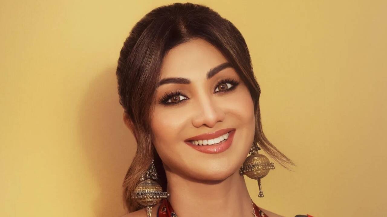 Shilpa Shetty Restaurant: 'Shilpa Shetty hasn't taken a single penny from the profits of Bastian,' confirms Raj Kundra after Shobhaa De's claims that the Mumbai outlet earns Rs 2-3 crore per night | Hindi Movie News