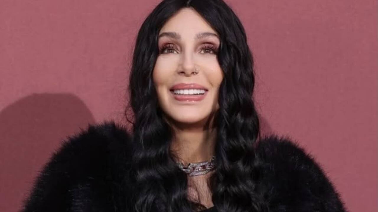 Cher bears USD 1 million of her legal fees despite win in royalty lawsuit against Sonny Bono's wife, Mary Bono |