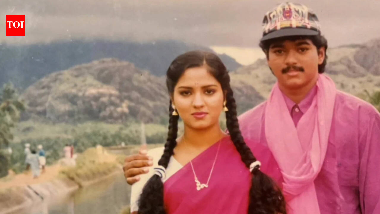 Swathi shares rare throwback photos with ‘Jana Nayagan’ star Vijay, says ‘My first hero, Ilaya Thalapathy Vijay’ |