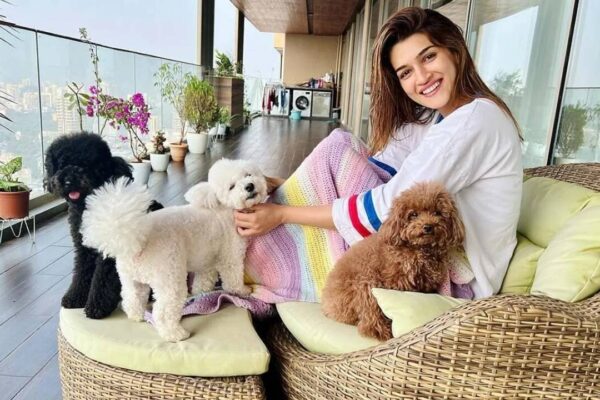 Inside Kriti Sanon's duplex sea-facing penthouse worth Rs 78 crore, which has a clubhouse, yoga desk, swimming pool and more | Hindi Movie News