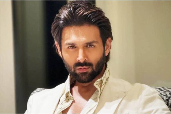 Kartik Aaryan starrer 'Naagzilla' completes filming; makers celebrate wrap with cake and team festivities | Hindi Movie News